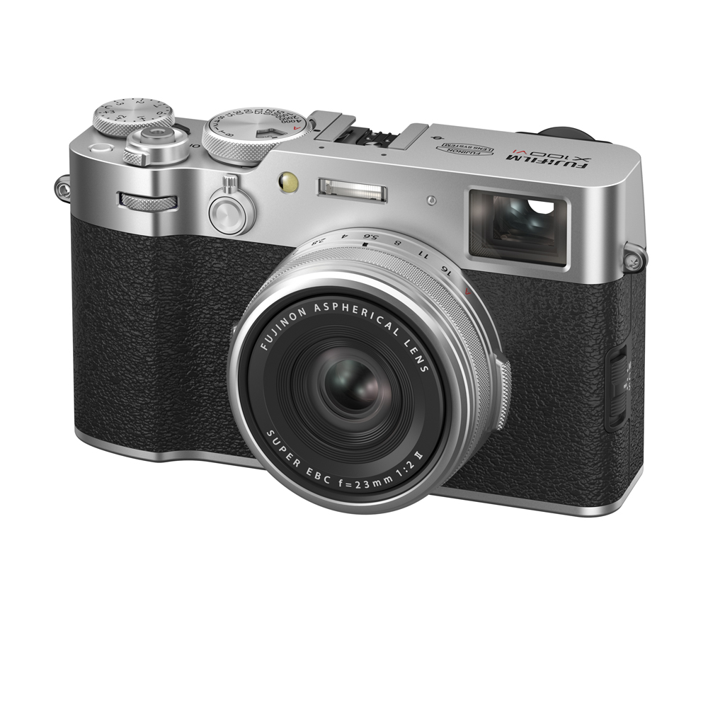 X100Ⅵ_NANAME_left_Silver Fujifilm X100VI